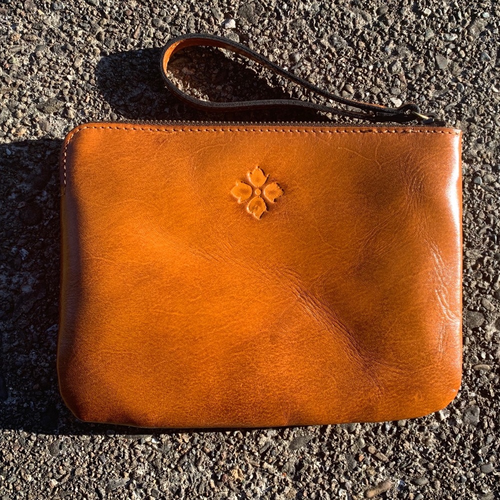 Patricia Nash 100% genuine leather clutch wristlet - Picture 3 of 8